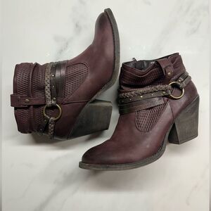 Maurices Western Ankle Boots with Side Zip, Dark Maroon, Size 8.5